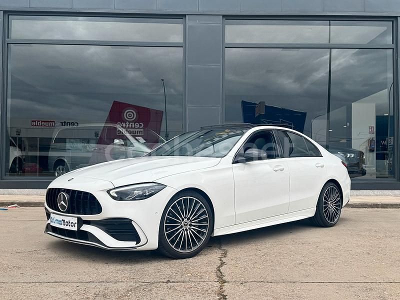 Blanco Usado 2021 Mercedes C300e Berlina | 43.900 € (Un poco caro) - Imagen 1/4