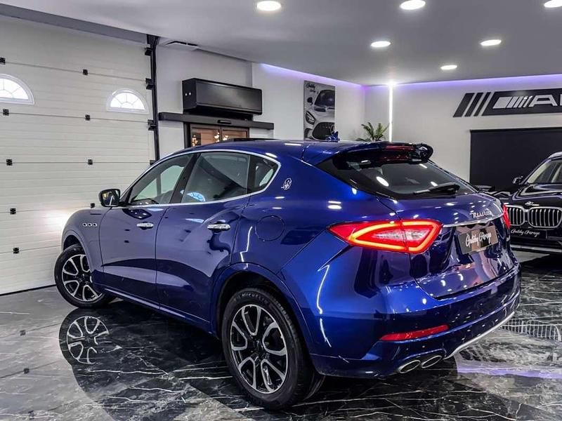 Usado Maserati Levante GranLusso 275 CV (202 kW) 2017 Azul SUV