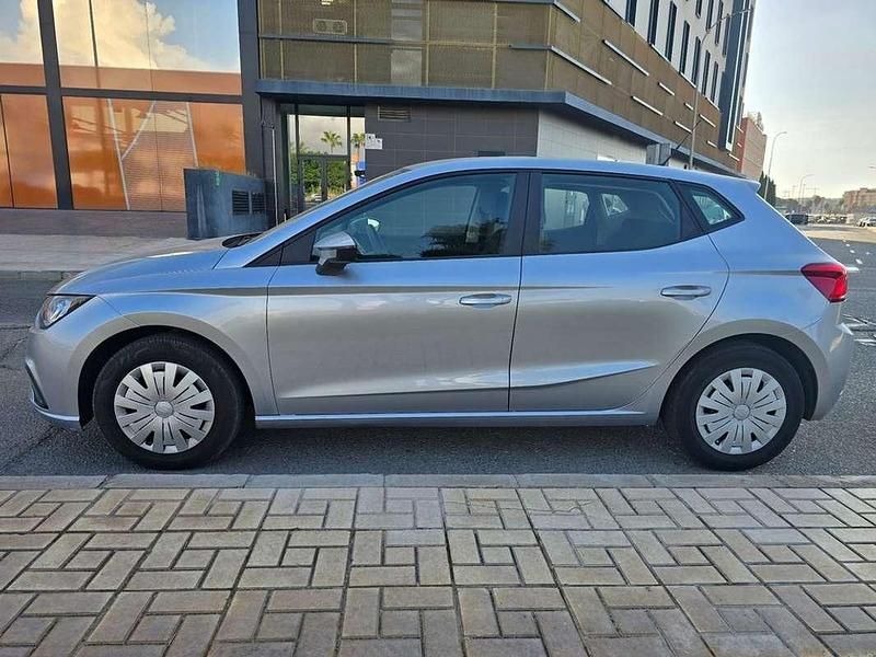 Usado Seat Ibiza Reference 80 CV (58 kW) 2021 Gris Utilitario