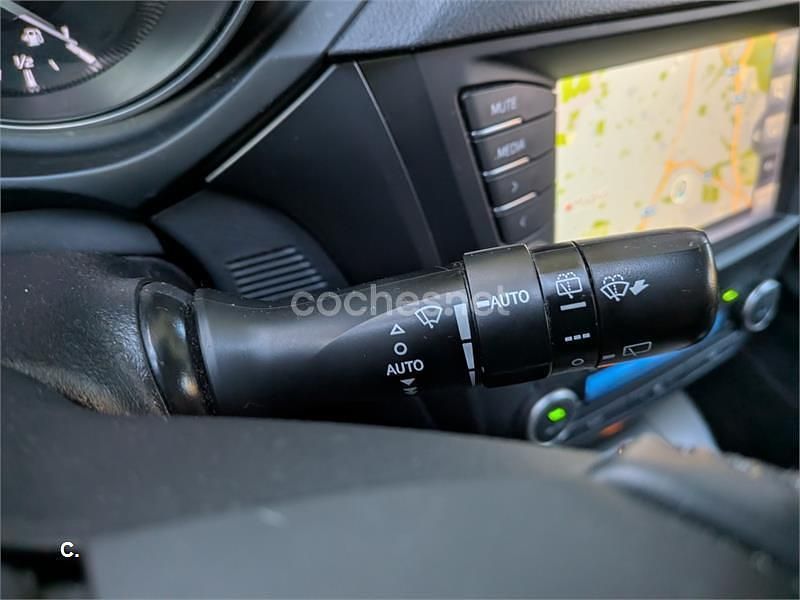 Gris / plata Usado 2017 Toyota Avensis Business Edition Familiar | 9500 € (Buen precio) - Imagen 1/4