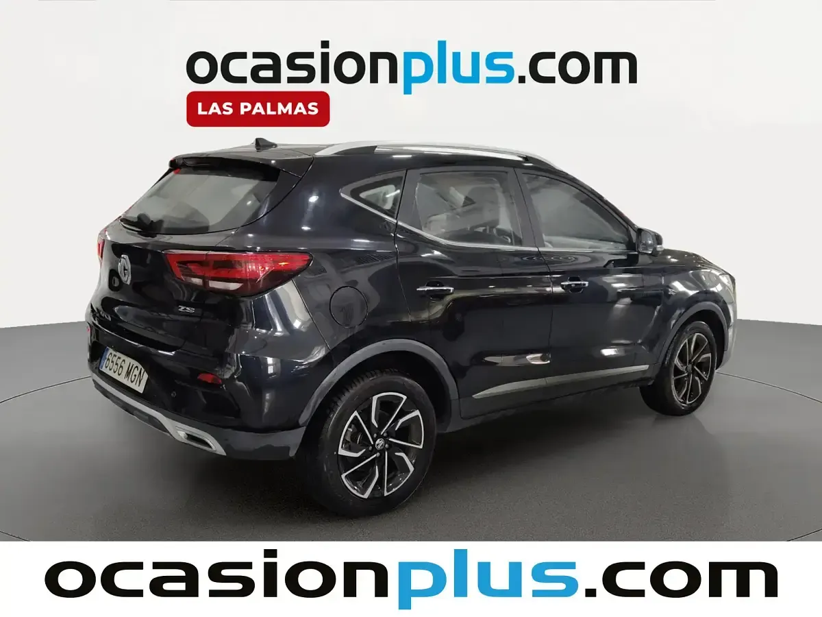 Begagnad MG ZS Luxury 111 HK (81 kW) 2023 Vit SUV