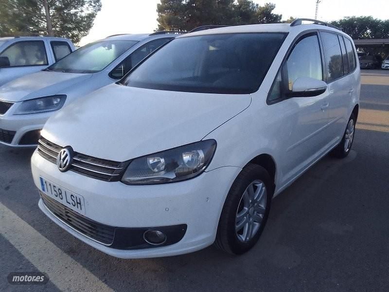 Usado VW Touran 140 CV (102 kW) 2013 Blanco Monovolumen