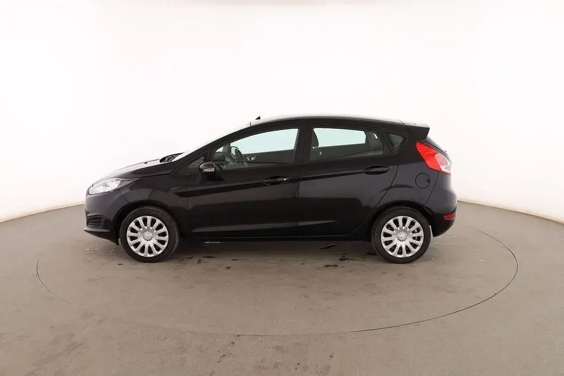 Usado Ford Fiesta Trend 82 CV (60 kW) 2016 Negro Utilitario