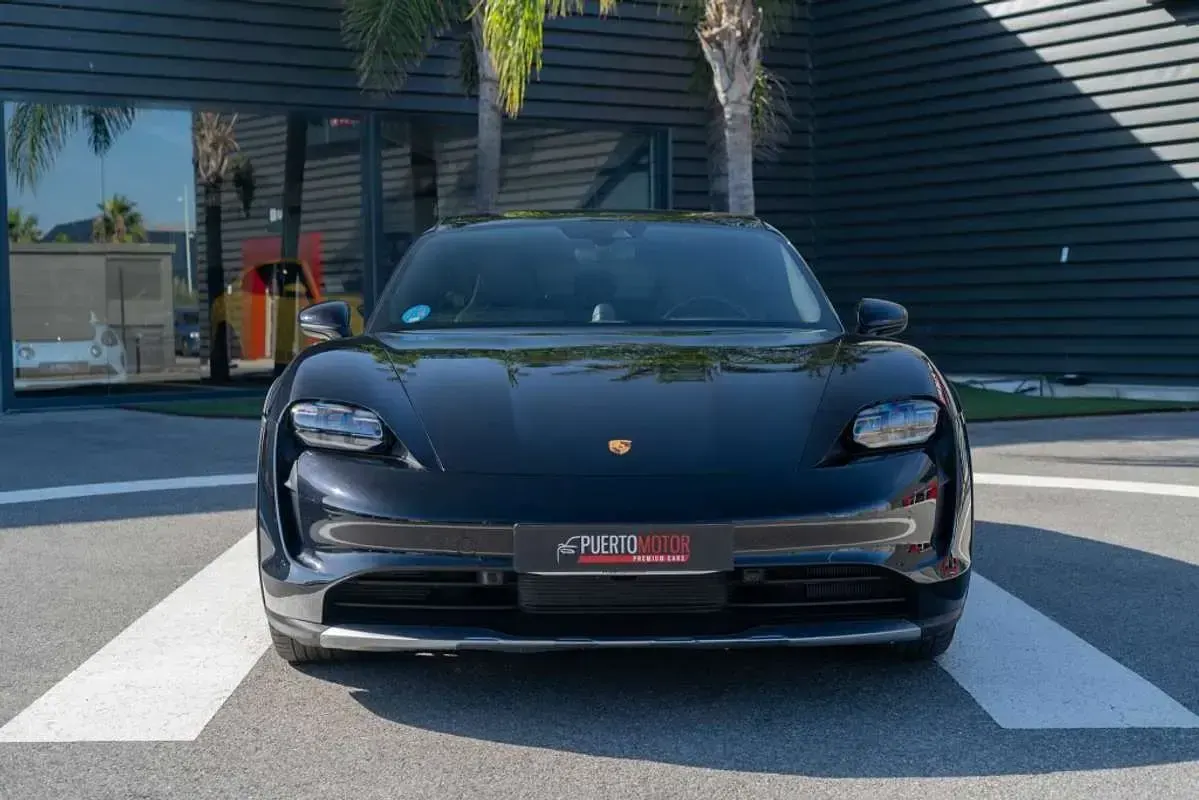 Usado Porsche Taycan 4 Cross Turismo Cross Turismo 280 kW (381 CV) 2023 Negro Familiar