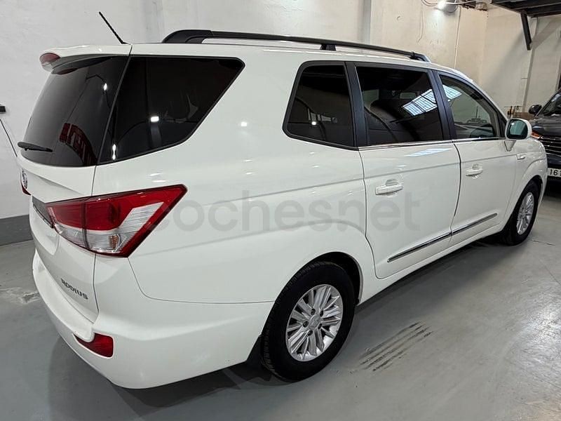 Usado Ssangyong (KGM) Rodius 178 CV (130 kW) 2018 Blanco Monovolumen