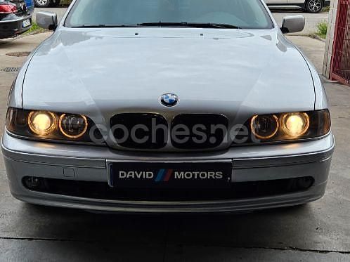 Gris / plata Usado 2003 BMW 525 Comfort Edition Berlina | 9900 € (Un poco caro) - Imagen 1/4