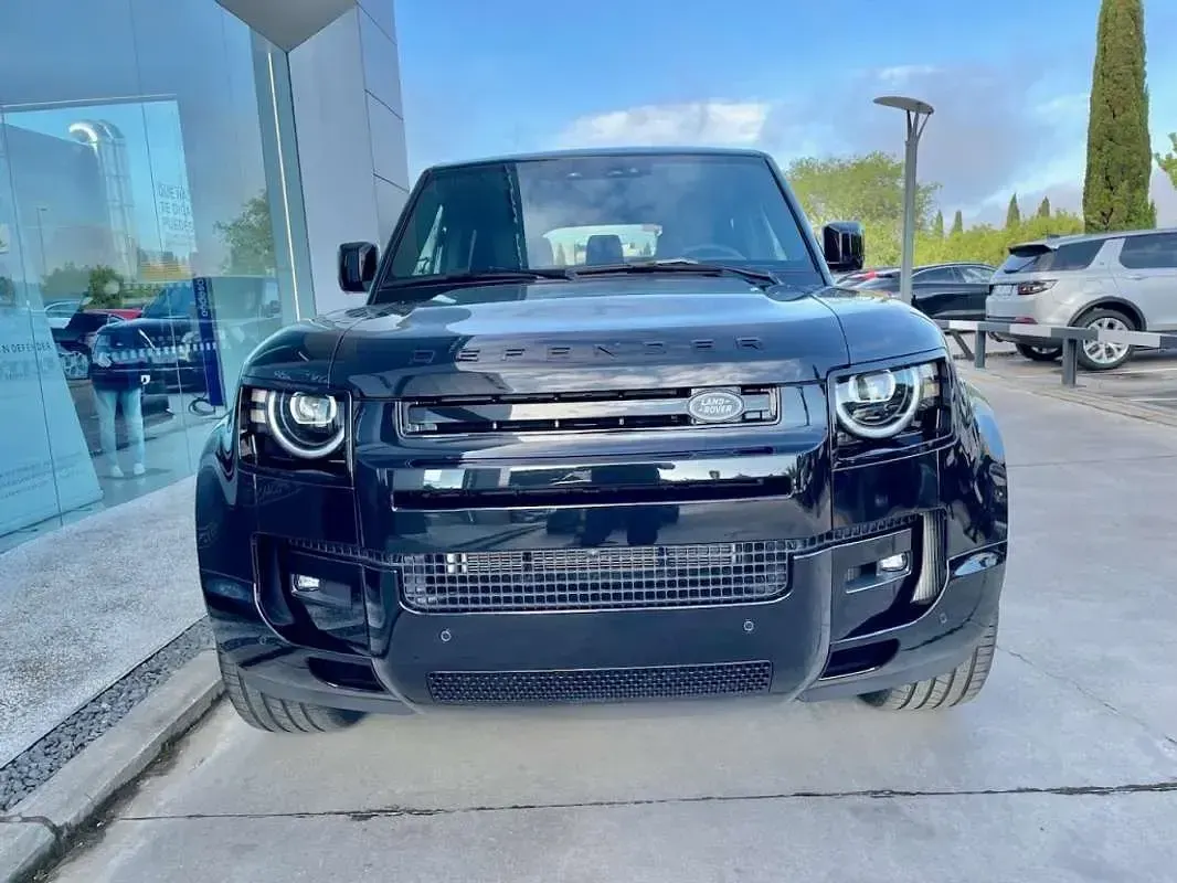 Usado Land Rover Defender HSE Dynamic 349 CV (256 kW) 2026 Negro SUV