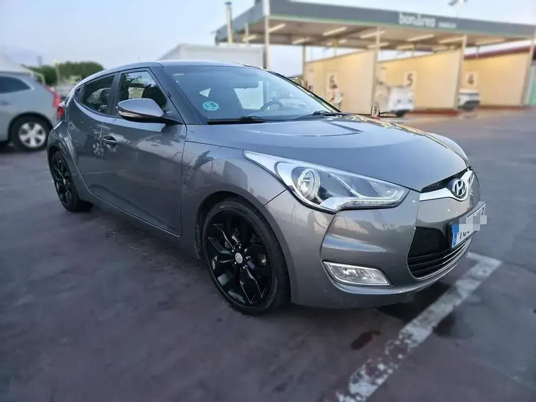 Usado Hyundai Veloster Sport 140 CV (102 kW) 2012 Gris Utilitario