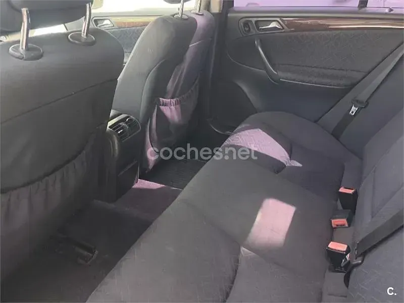 Usado Mercedes C270 Elegance 170 CV (125 kW) 2002 Blanco Berlina
