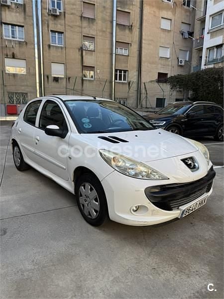 Usado Peugeot 206+ 60 CV (44 kW) 2012 Blanco Utilitario