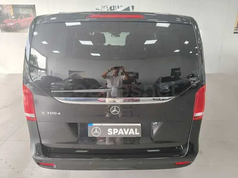 Usado Mercedes V300 239 CV (175 kW) 2022 Negro Monovolumen