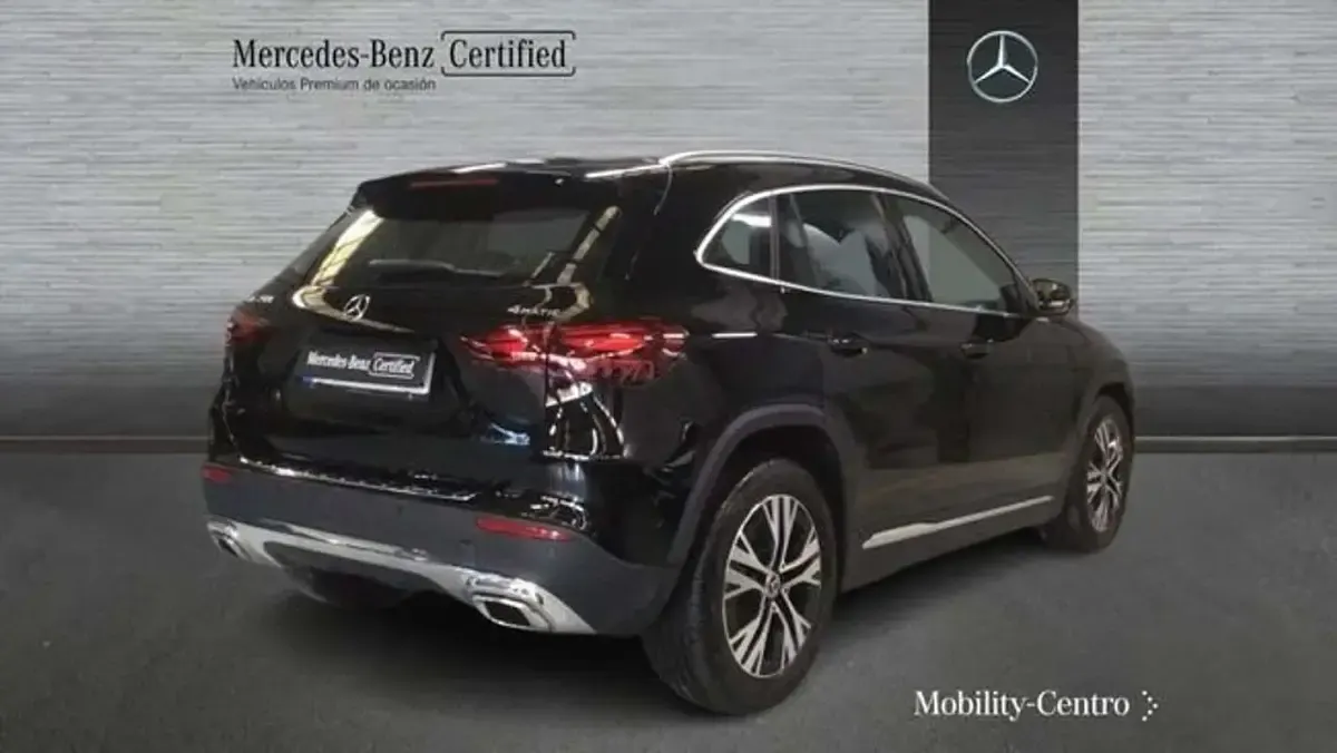 Usado Mercedes GLA250 219 CV (161 kW) 2024 Negro SUV