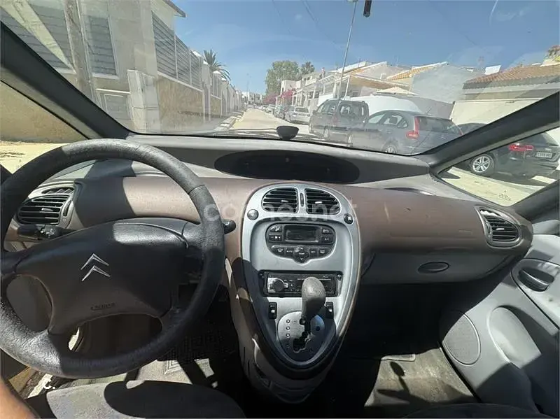 Usado Citroën Xsara Picasso Exclusive 136 CV (100 kW) 2004 Gris / plata Monovolumen