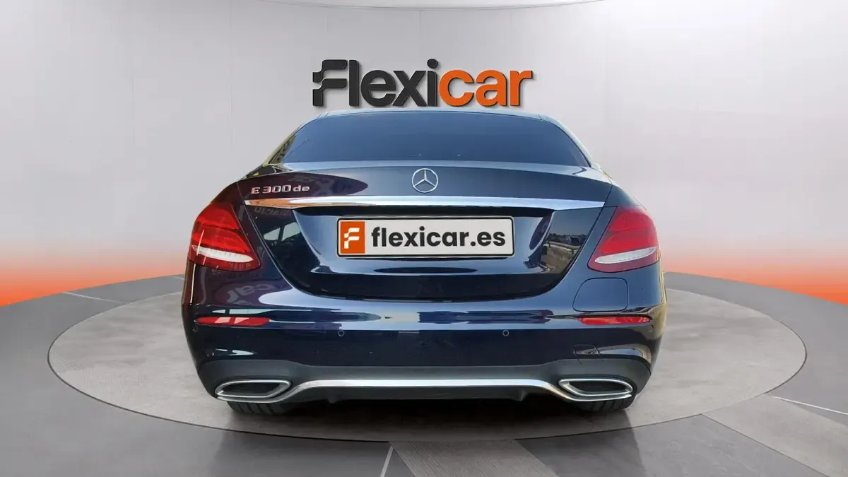 Usado Mercedes E300 306 CV (225 kW) 2020 Azul Berlina