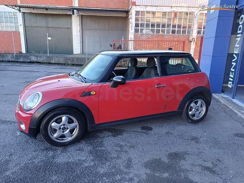 Usado Mini Cooper D 110 CV (80 kW) 2008 Rojo Utilitario