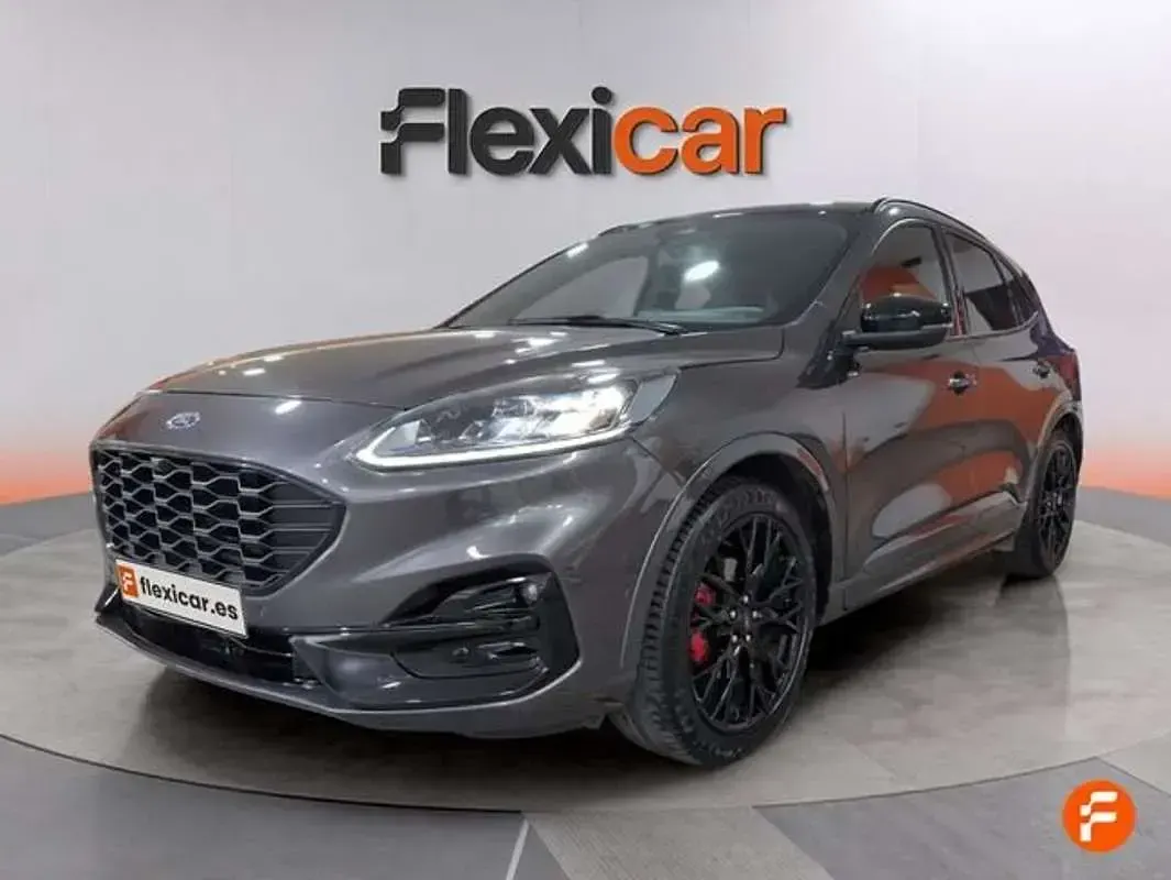 Usado Ford Kuga ST-Line 150 CV (110 kW) 2023 Gris SUV