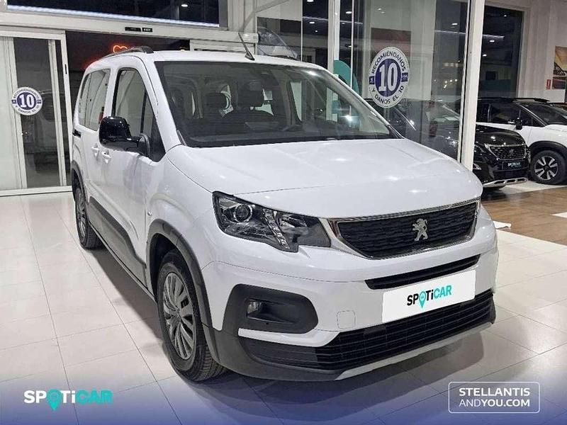 Usado Peugeot Rifter Allure 101 CV (74 kW) 2023 Blanco Monovolumen