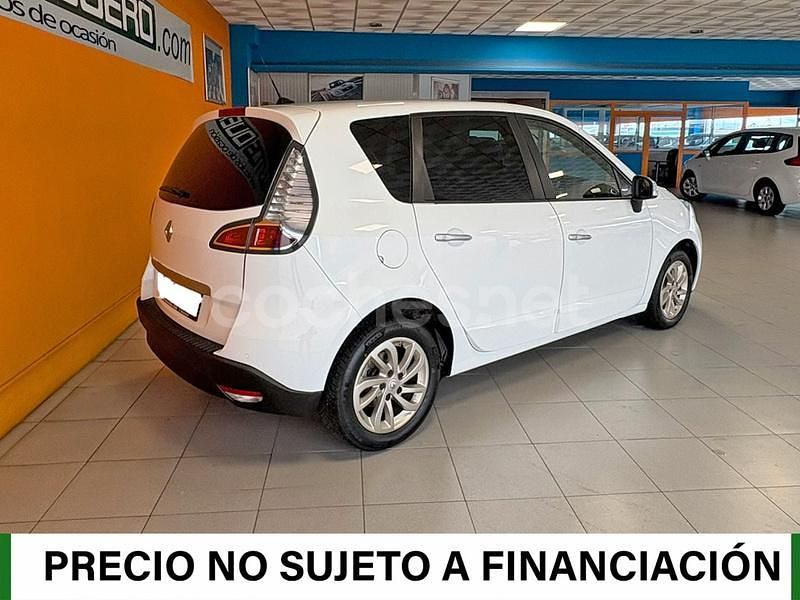 Usado Renault Scénic III LIMITED 130 CV (95 kW) 2016 Blanco Monovolumen