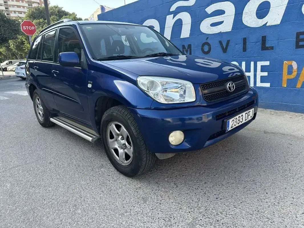 Usado Toyota RAV4 Luna 125 CV (91 kW) 2005 Azul SUV