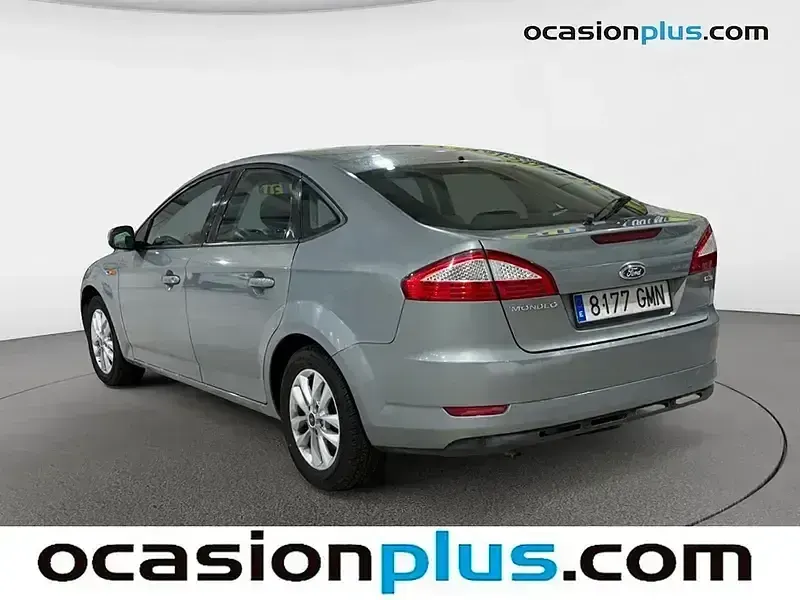 Usado Ford Mondeo Trend 125 CV (91 kW) 2009 Gris Berlina