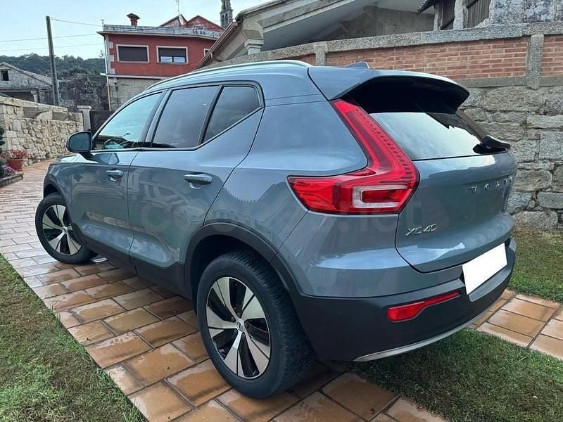 Usado Volvo XC40 Momentum 163 CV (119 kW) 2021 Gris / plata SUV