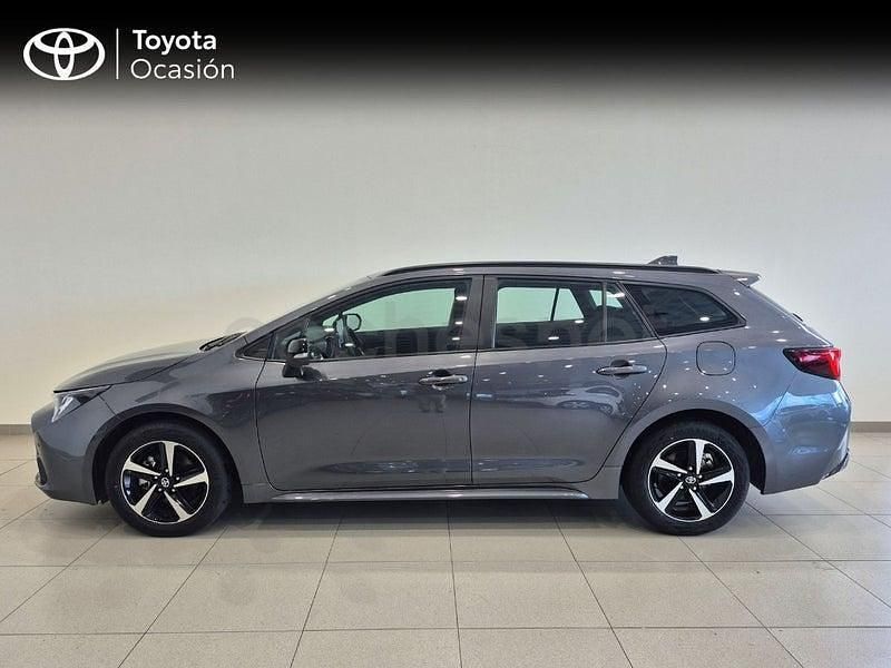 Usado Toyota Corolla Active 140 CV (102 kW) 2025 Gris / plata Familiar