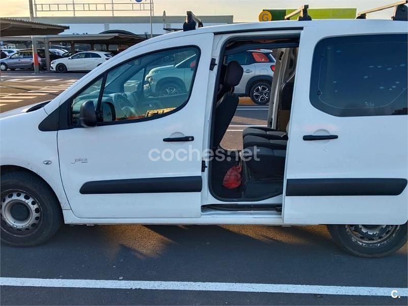 Usado Citroën Berlingo Feel 100 CV (73 kW) 2016 Blanco Monovolumen