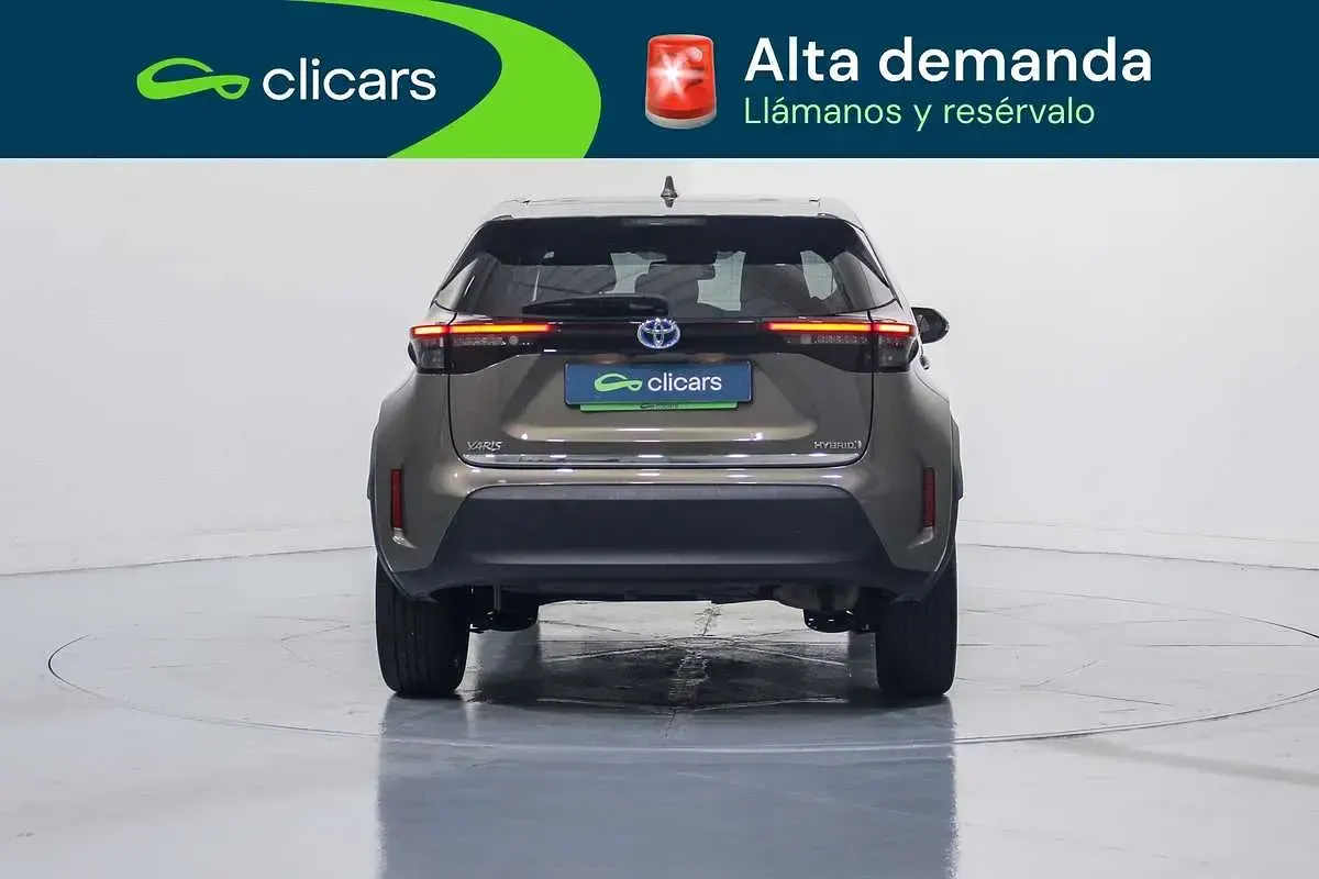 Usado Toyota Yaris Cross Style 91 CV (66 kW) 2022 Naranja SUV