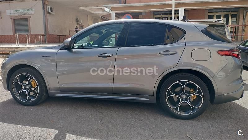 Usado Alfa Romeo Stelvio Veloce 280 CV (205 kW) 2020 Gris / plata SUV