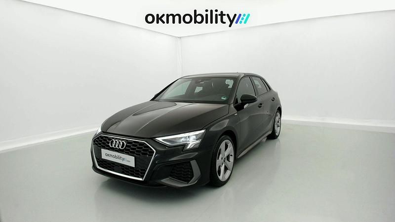 Mythosschwarz met. Usado 2024 Audi A3 Sportback e-tron S-Line Utilitario | 26.820 € (Buen precio) - Imagen 1/4