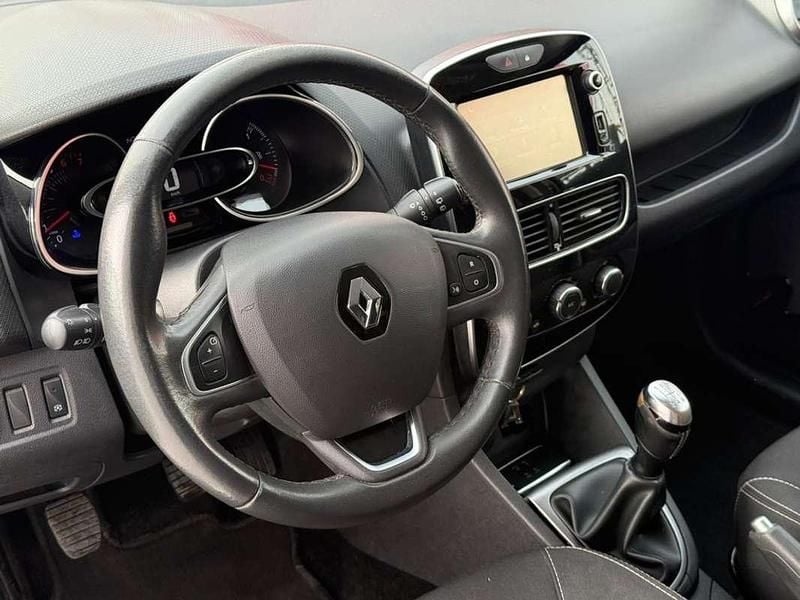 Usado Renault Clio GrandTour Zen 90 CV (66 kW) 2017 Negro Familiar