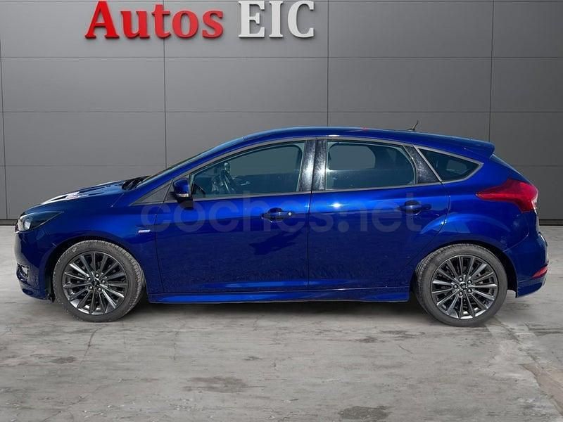 Usado Ford Focus ST-Line 125 CV (91 kW) 2017 Azul Berlina