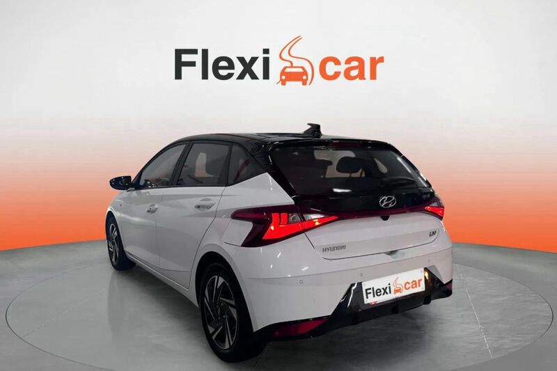 Blanco Usado 2022 Hyundai i20 Berlina | 13.990 € (Precio justo) - Imagen 1/2