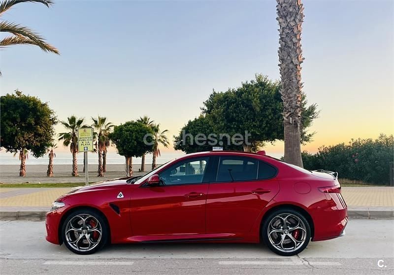 Rojo Usado 2018 Alfa Romeo Giulia Quadrifoglio Berlina | 59.995 € (Precio justo) - Imagen 1/4
