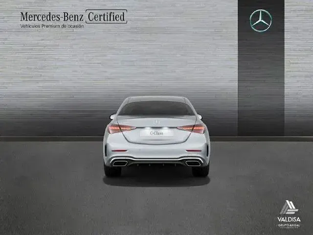 Usado Mercedes C300e 313 CV (230 kW) 2024 Plata hightech