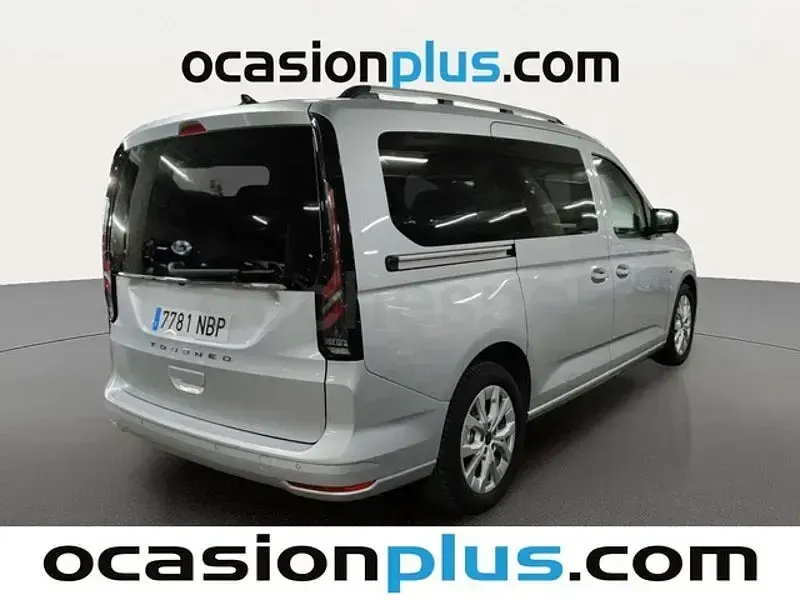 Usado Ford Grand Tourneo Connect Titanium 122 CV (89 kW) 2025 Gris / plata Monovolumen