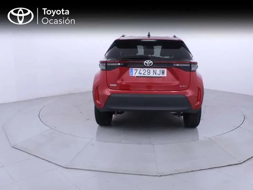 Nuevo Toyota Yaris Cross Active 132 CV (97 kW) 2026 Rojo SUV