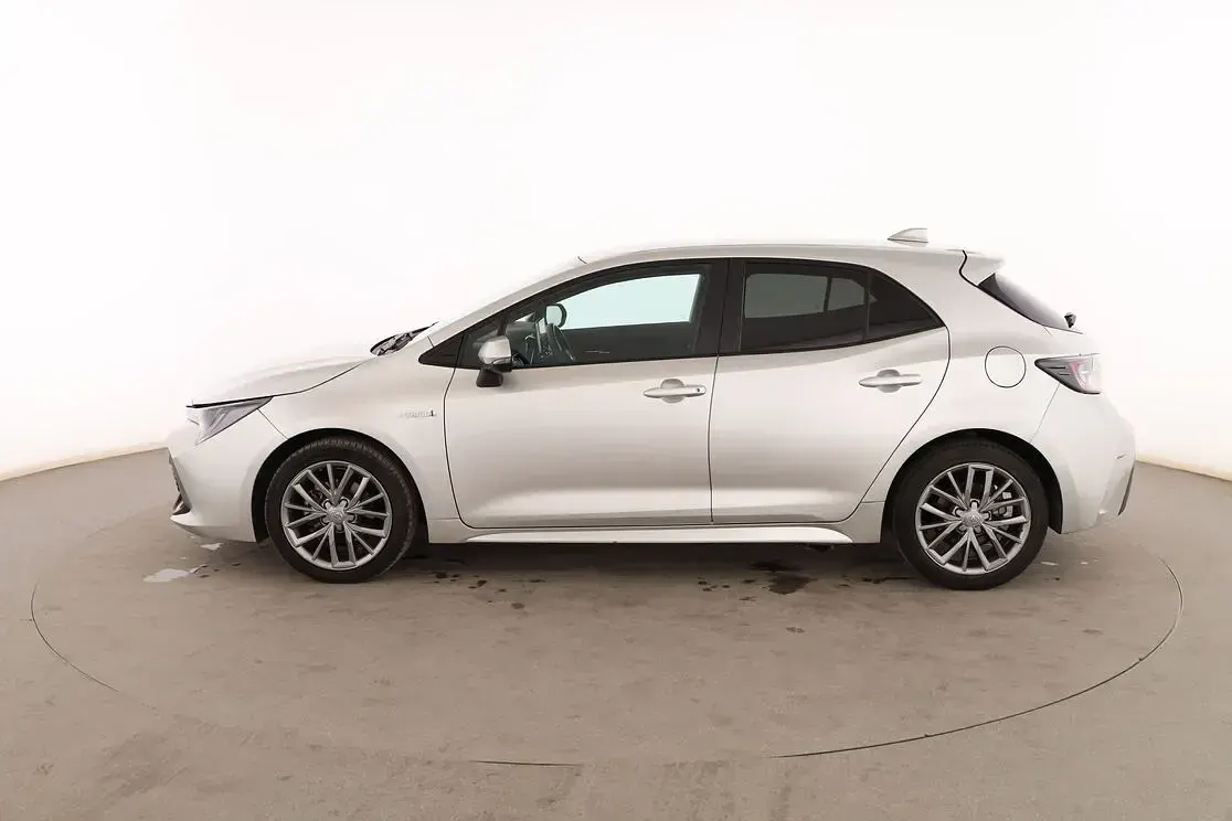 Usado Toyota Corolla 122 CV (89 kW) 2019 Gris Berlina