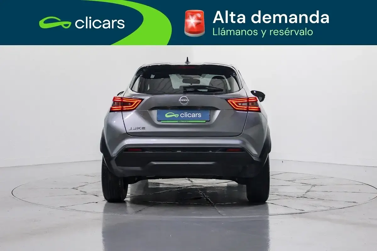 Käytetty Nissan Juke Acenta 114 HP (83 kW) 2024 Harmaa Katumaasturi