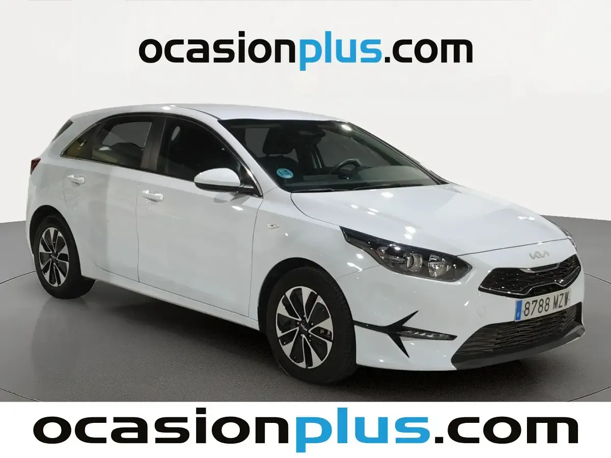 Usado Kia Ceed 101 CV (74 kW) 2025 Blanco Utilitario