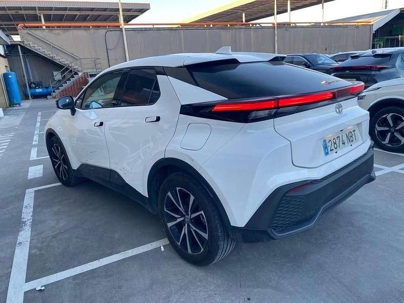 Usado Toyota C-HR Advance 141 CV (103 kW) 2025 Blanco SUV