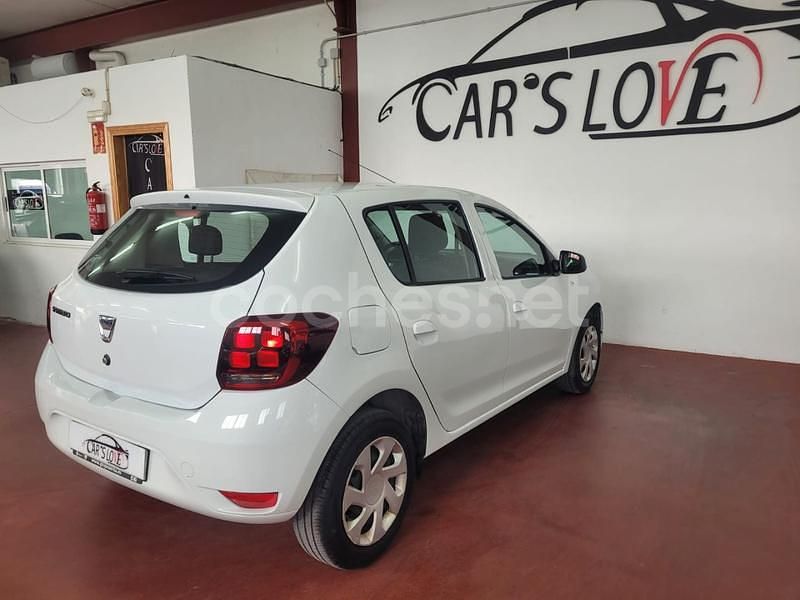 Usado Dacia Sandero Lauréate 75 CV (55 kW) 2017 Blanco Berlina