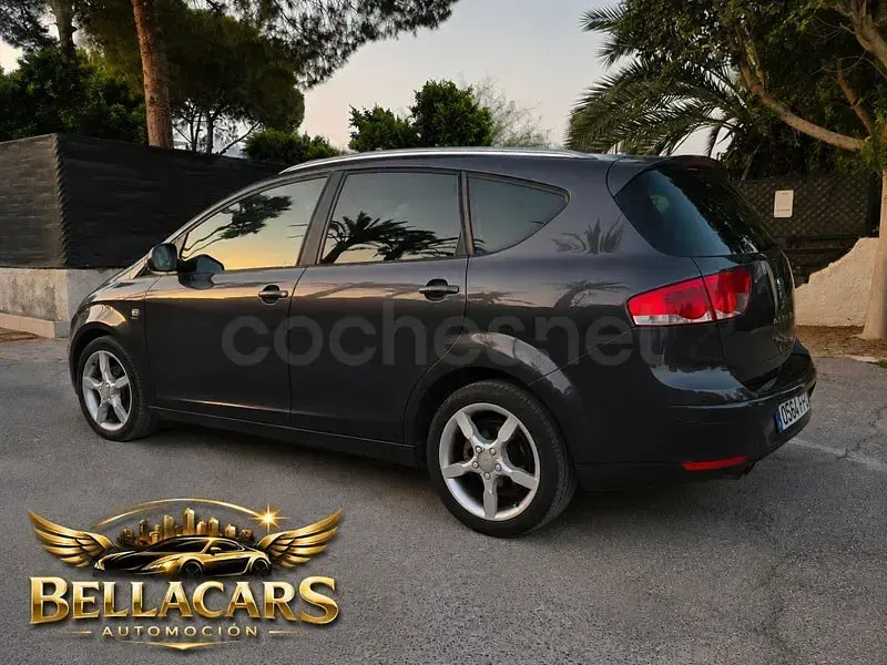 Usado Seat Altea XL Sport 140 CV (102 kW) 2007 Gris / plata Monovolumen