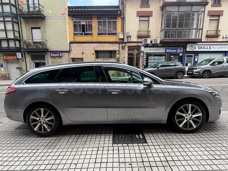 Usado Peugeot 508 SW GT-line 150 CV (110 kW) 2016 Gris / plata Familiar