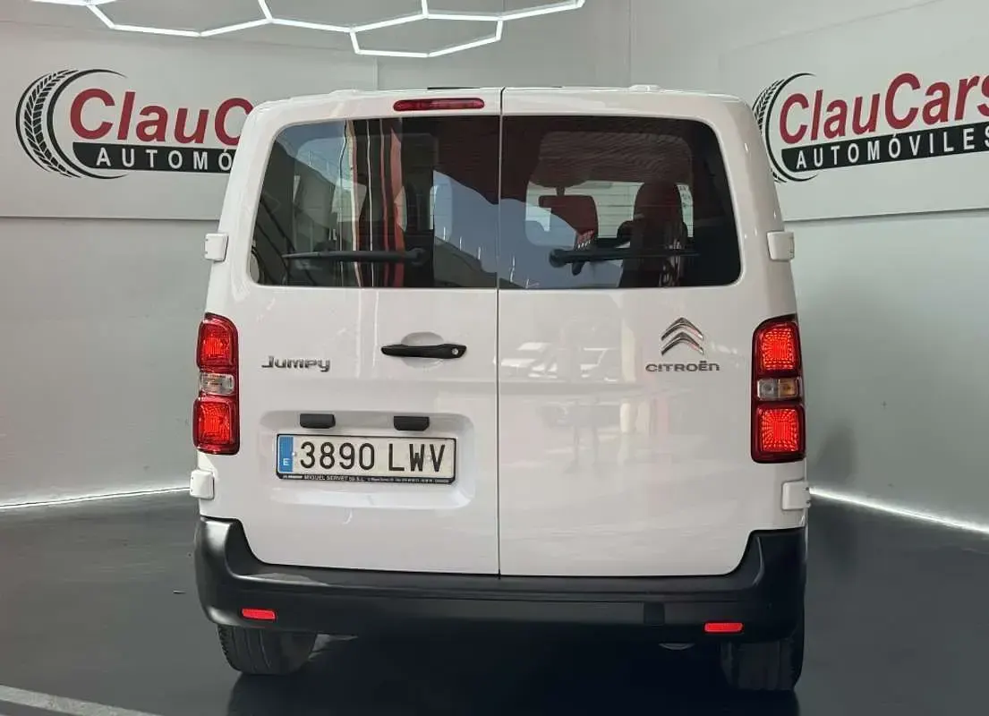 Usado Citroën Spacetourer Feel 120 CV (88 kW) 2022 Blanco Monovolumen