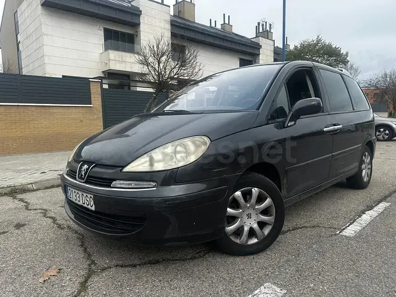 Usado Peugeot 807 130 CV (95 kW) 2005 Gris / plata Monovolumen