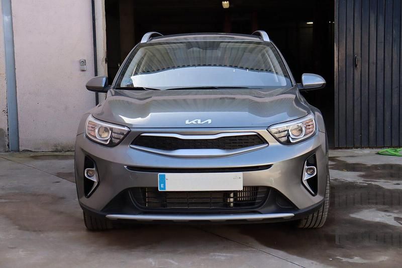 Usado Kia Stonic 85 CV (62 kW) 2024 Astro grey SUV
