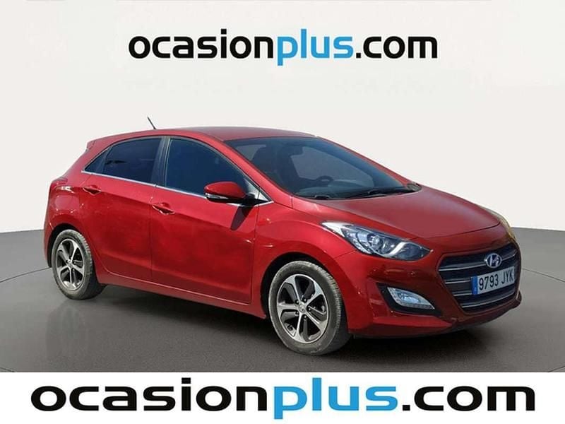 Usado Hyundai i30 GO! 101 CV (74 kW) 2017 Rojo Utilitario
