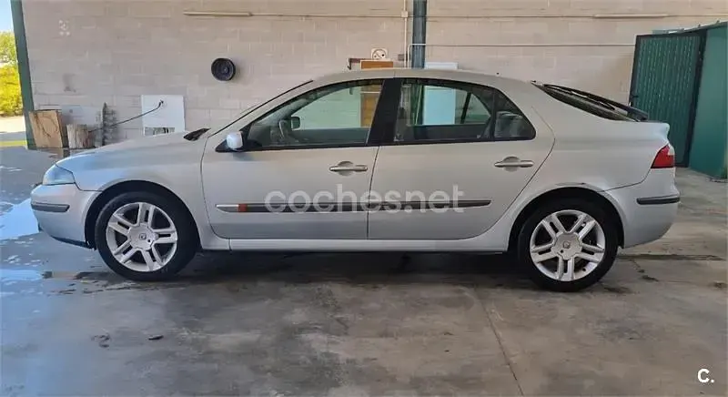 Usado Renault Laguna II Privilege 150 CV (110 kW) 2004 Gris / plata Berlina