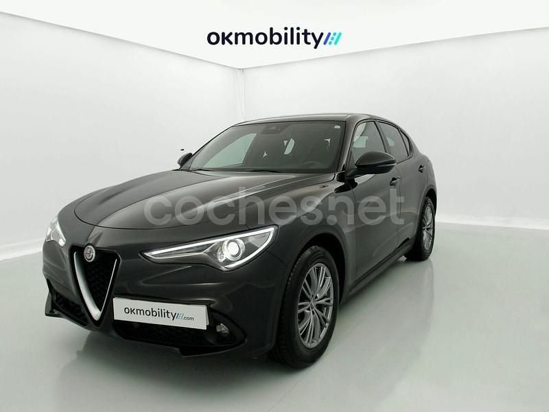 Negro Usado 2022 Alfa Romeo Stelvio Super SUV | 29.900 € (Un poco caro) - Imagen 1/4